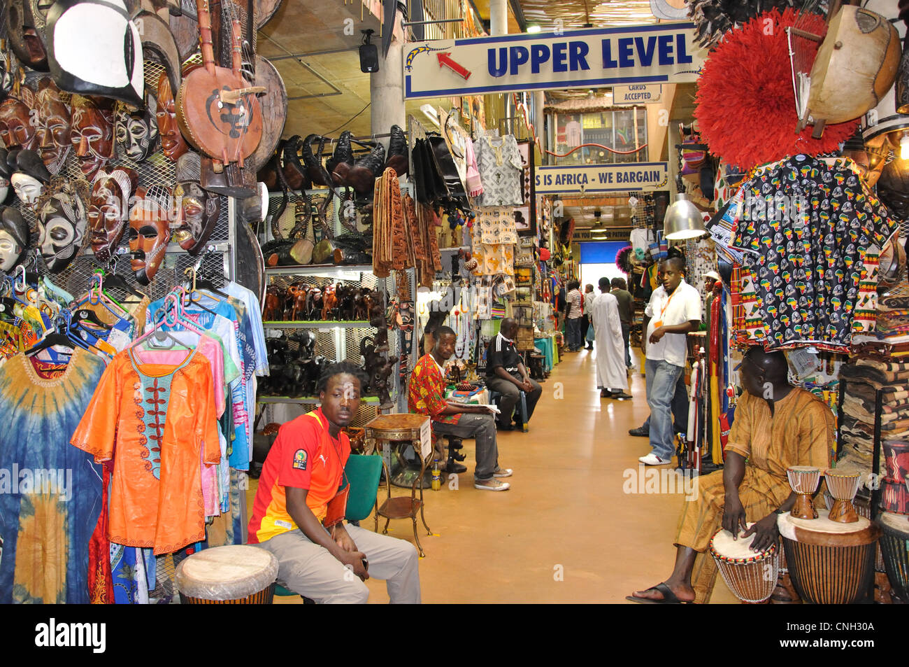 African Craft Market in corrispondenza della zona @ Rosebank shopping centre, Rosebank, Johannesburg, provincia di Gauteng, Repubblica del Sud Africa Foto Stock
