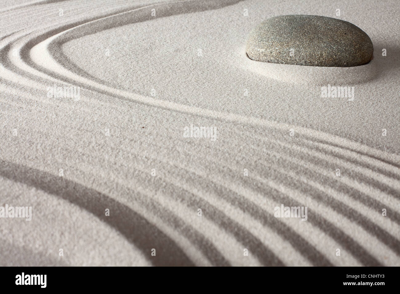 Giardino Zen di meditazione spirituale di purezza e l'equilibrio nella cultura giapponese Foto Stock