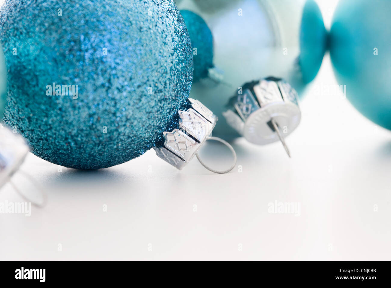 Blu baubles di natale Foto Stock