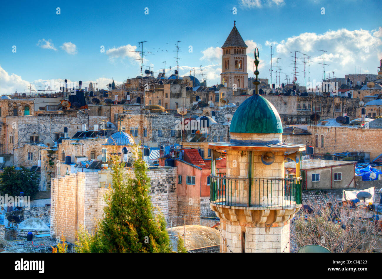 Vista di minareti e torri lungo lo skyline della Città Vecchia di Gerusalemme, Israele. Foto Stock
