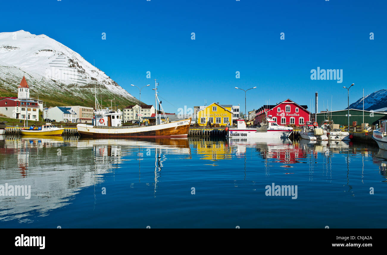 Villaggio di Pescatori Sigulfjordur harbor , Sigulfjordur Islanda Foto Stock