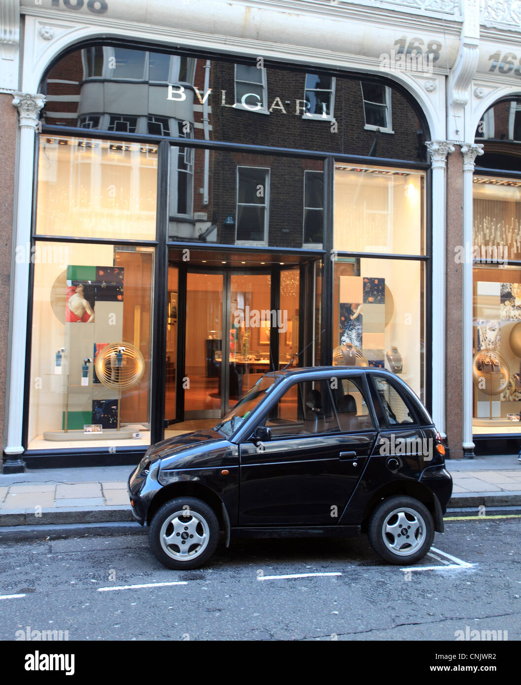 Auto elettrica in Bond Street Mayfair London Foto Stock