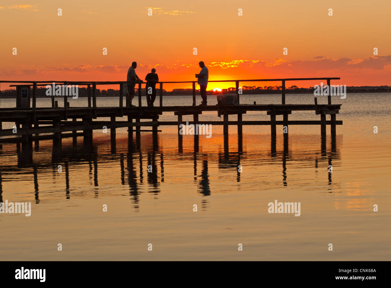 Tramonto sul lago Tooliorook, vicino a Lismore a Victoria in Australia Foto Stock