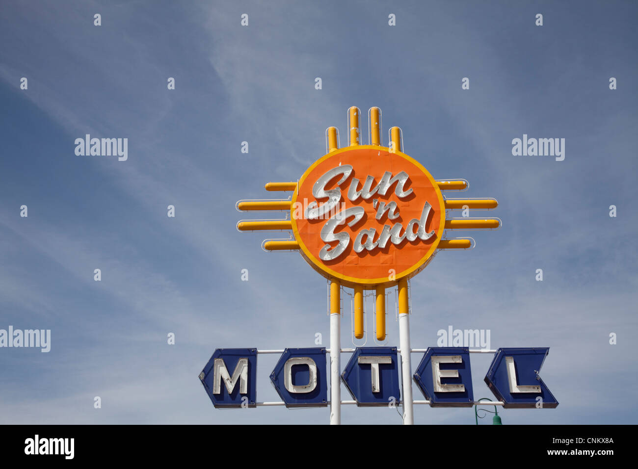"Sun n Sand Motel segno sulla vecchia strada 66, Santa Rosa, Nuovo Messico. Foto Stock