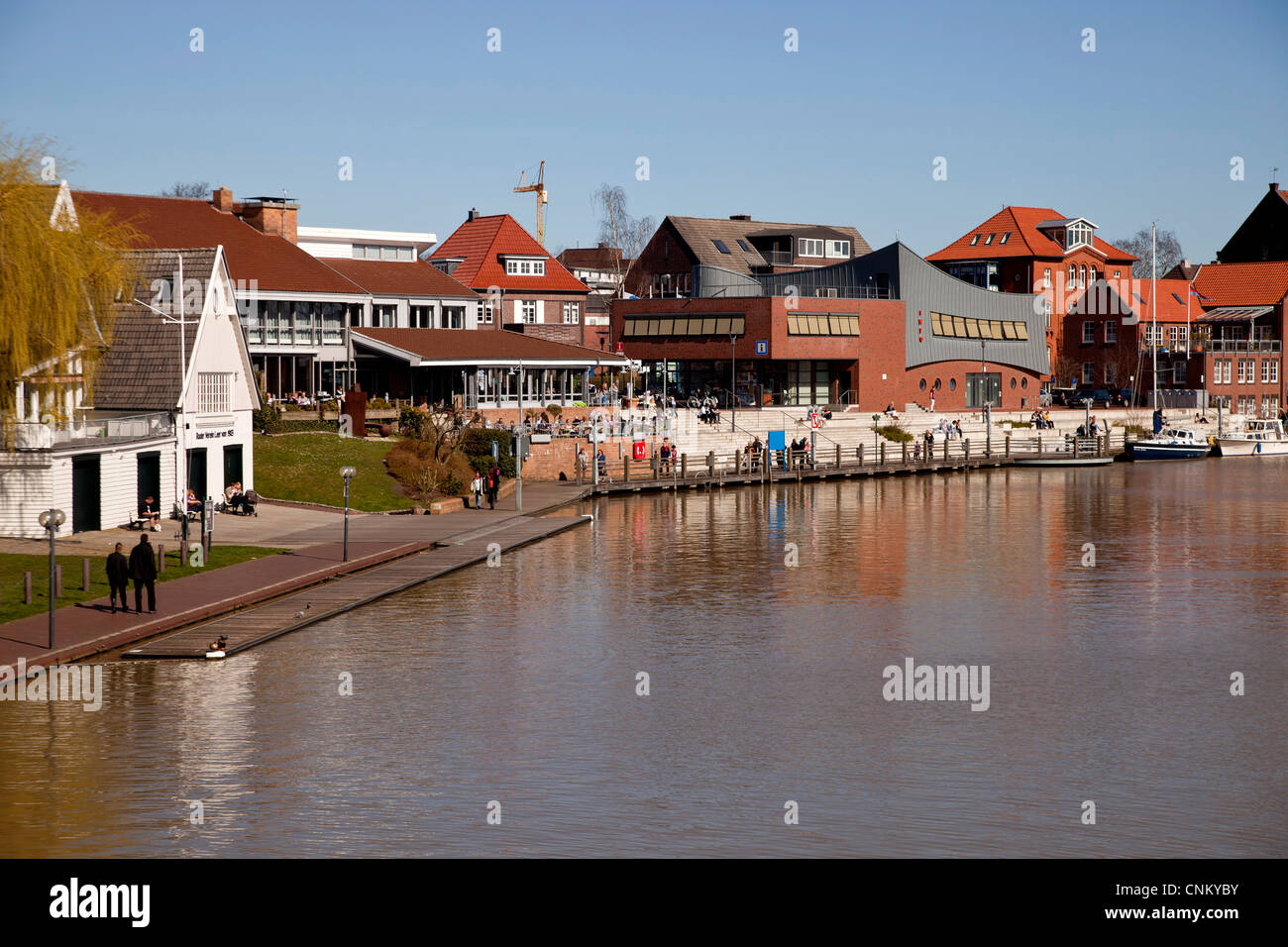 Ludwig-Klopp-Promenade al porto di Leer, Frisia orientale, Bassa Sassonia, Germania Foto Stock