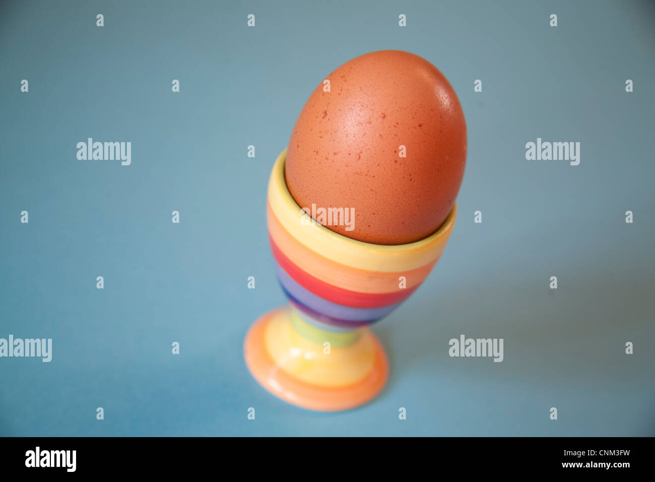 Uovo sodo in uova colorate cup Foto Stock