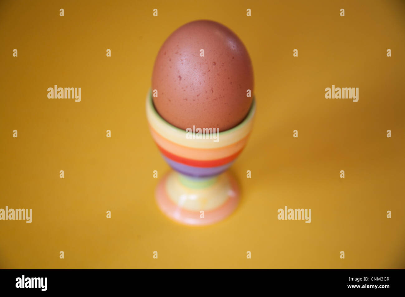 Uovo sodo in uova colorate cup Foto Stock