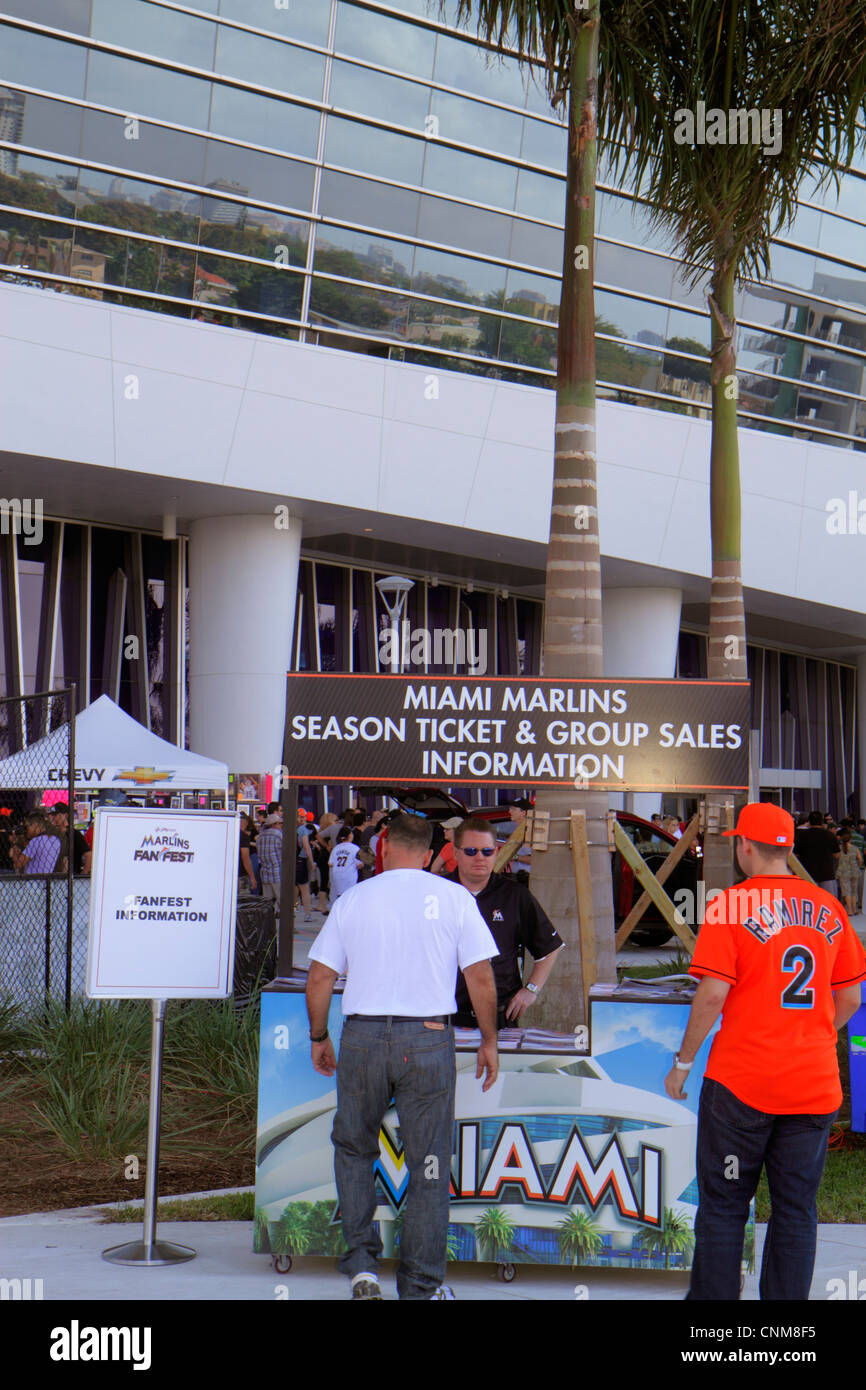 Miami Florida,Little Havana,Miami Marlins,Major Leagueal baseball,nuovo stadio,campo da baseball,Marlins Park,Fanfest,open house,fans,design,biglietto architettura Foto Stock