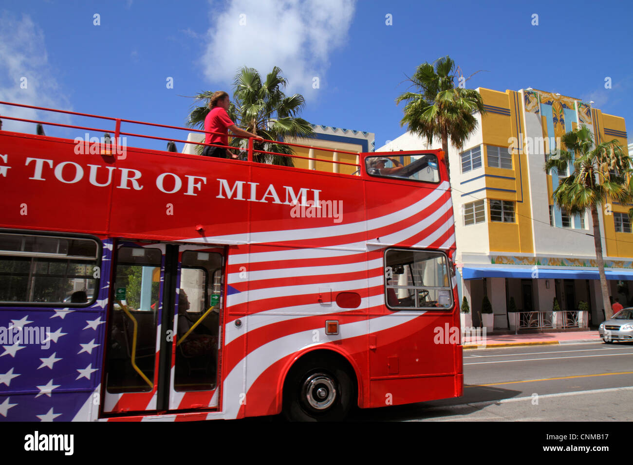 Miami Beach Florida, Ocean Drive, autobus a due piani, pullman, Art Deco, hotel, patriottico, FL120331004 Foto Stock