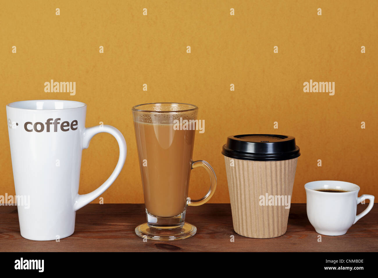 Foto di quattro tipi di caffè compresi di cappuccino, caffè espresso, moka e cappuccino Foto Stock