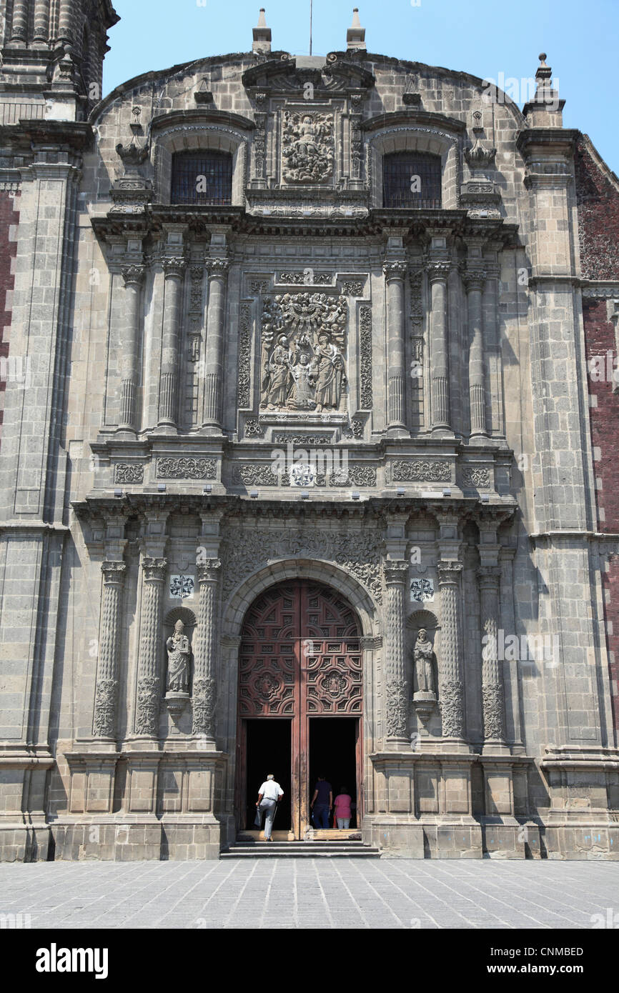 Chiesa di Santo Domingo, Plaza de Santo Domingo, Centro Storico, Città del Messico, Messico, America del Nord Foto Stock