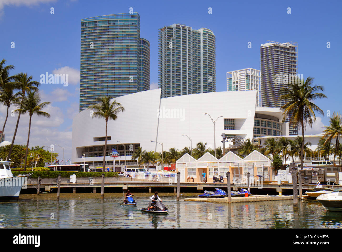 Miami Florida,Biscayne Bay,American Airlines Arena,grattacieli grattacieli edifici condominio appartamenti residenziali ho Foto Stock