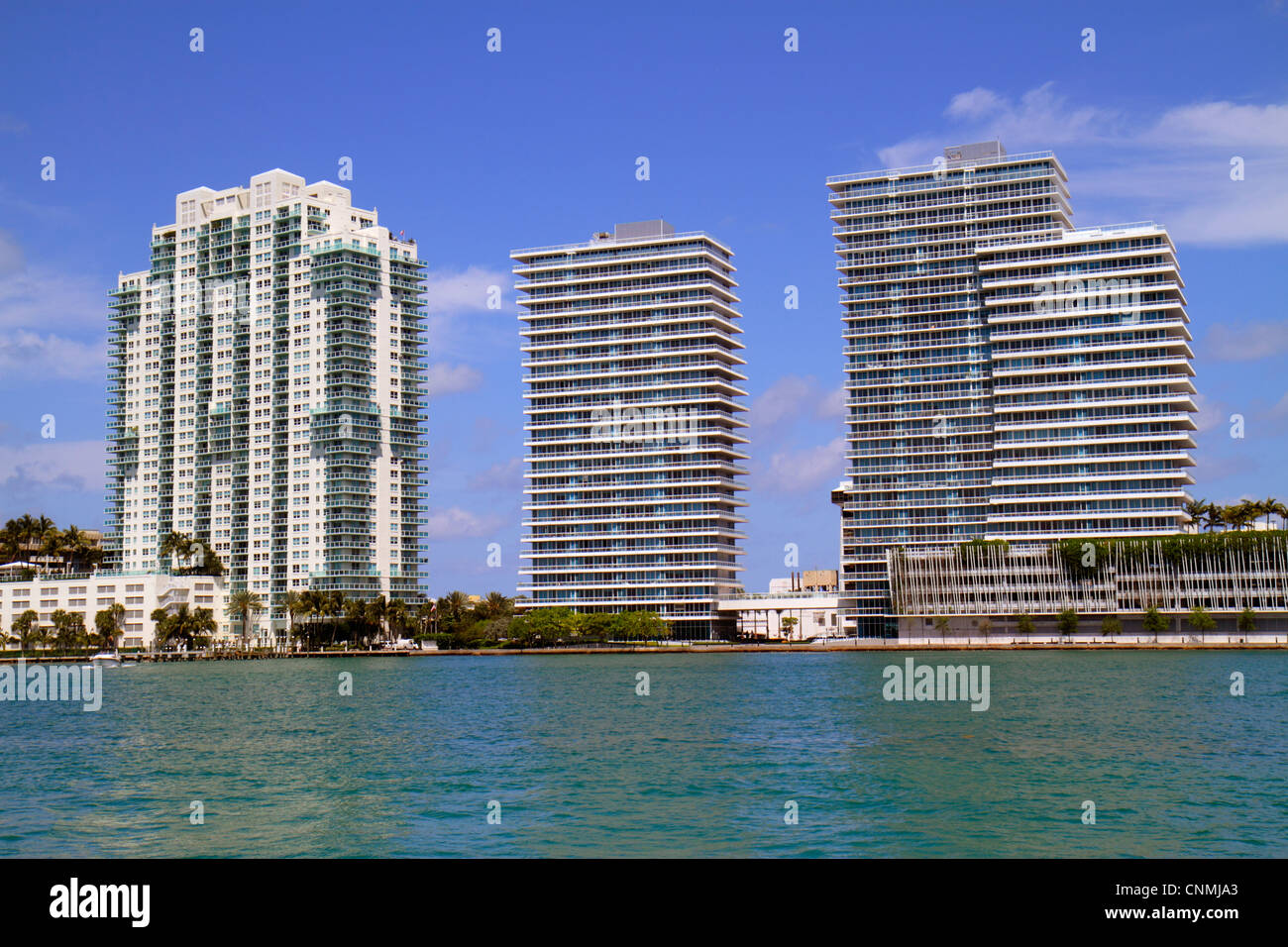 Miami Beach Florida,Biscayne Bay,Miami Beach,Marina,alto,condominio fronte mare,residenziale,appartamento,appartamento,appartamento,edificio,edifici,cielo della città Foto Stock