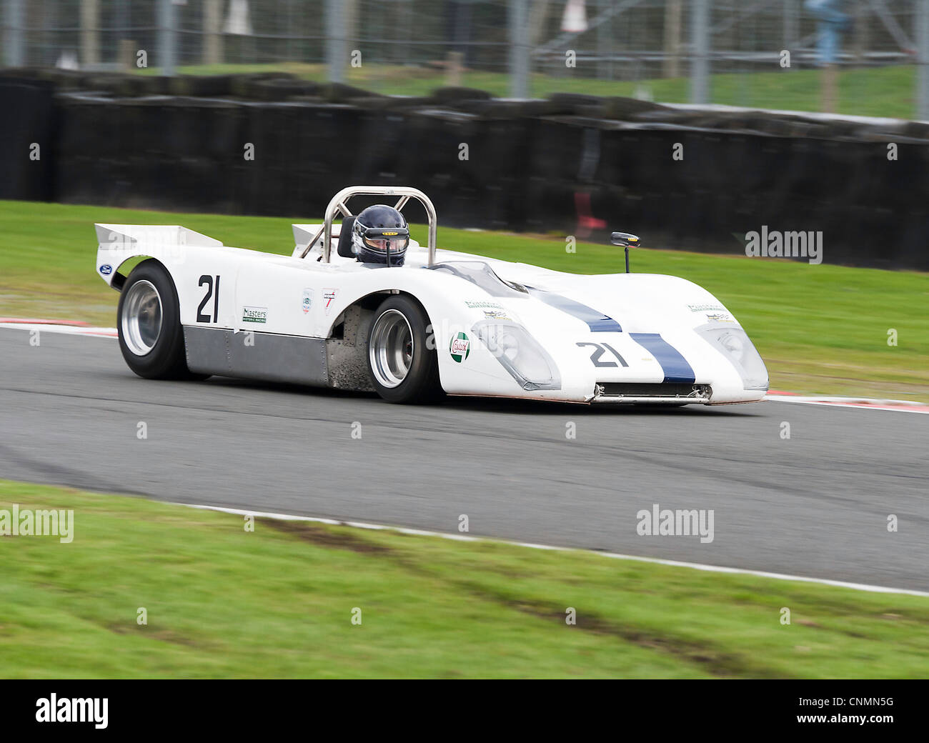 Lola T210 Race Car ad Oulton Park Motor Racing circuito Cheshire England Regno Unito Regno Unito Foto Stock