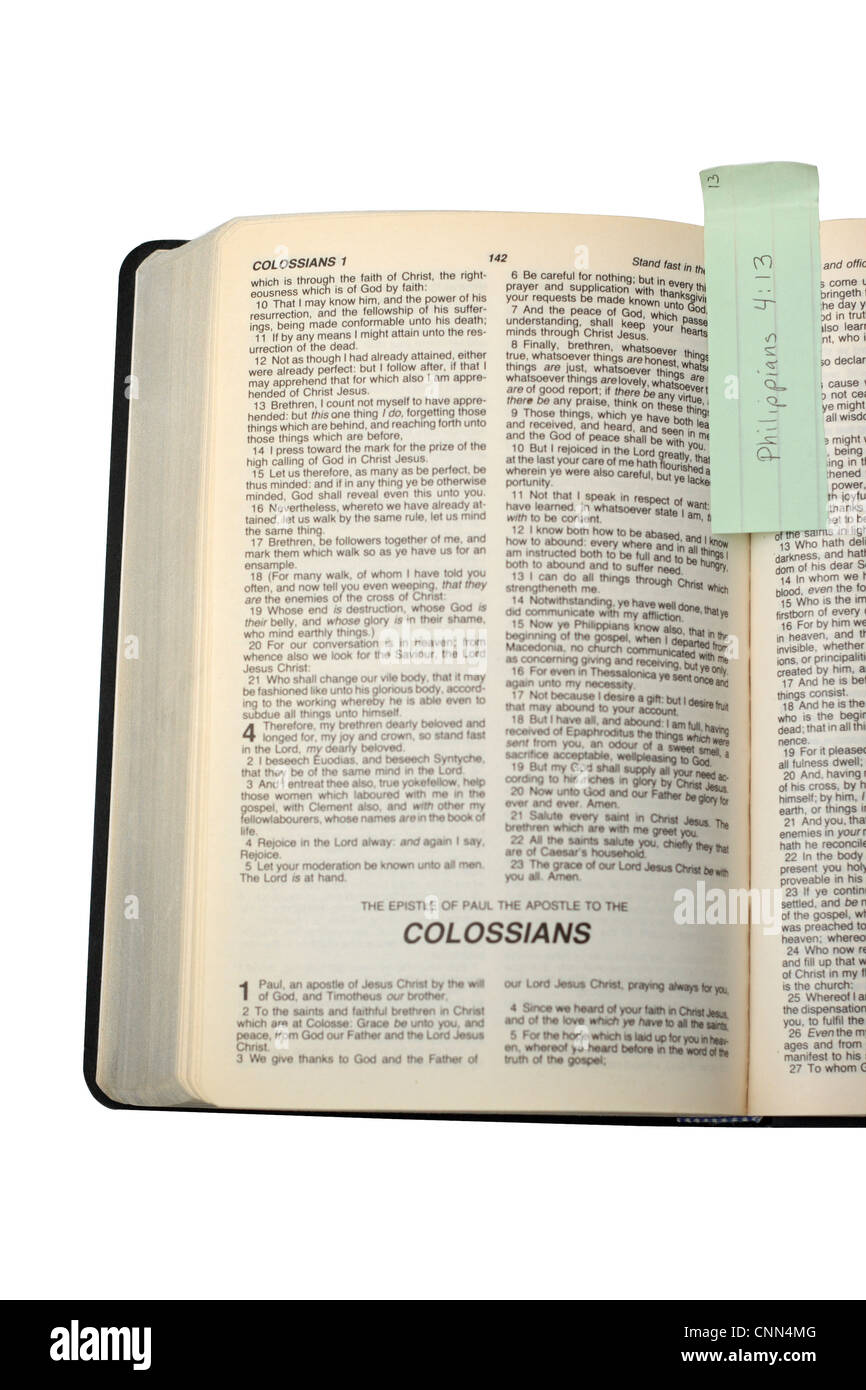 Aprire la Bibbia su sfondo bianco Foto Stock