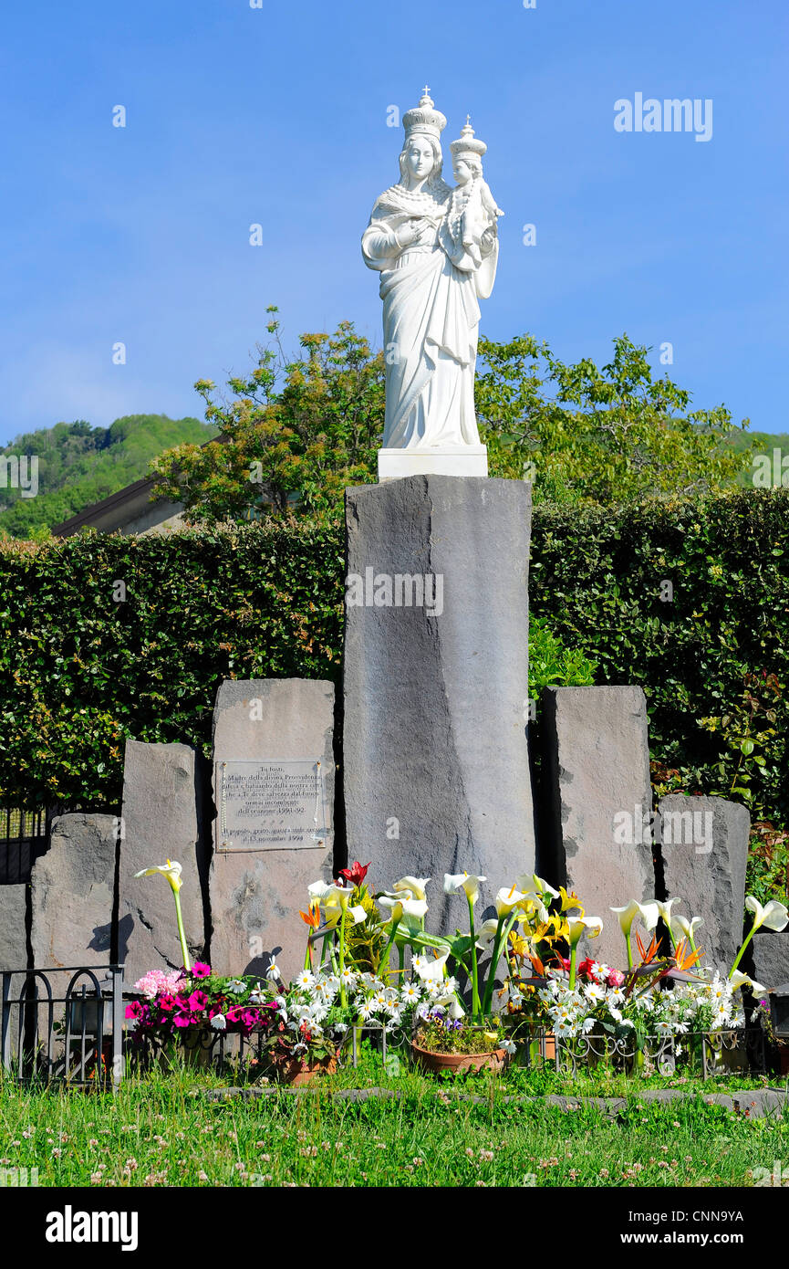 Madre della Divina Provvidenza statua Taormina Sicilia Mare Mediterraneo Isola Foto Stock