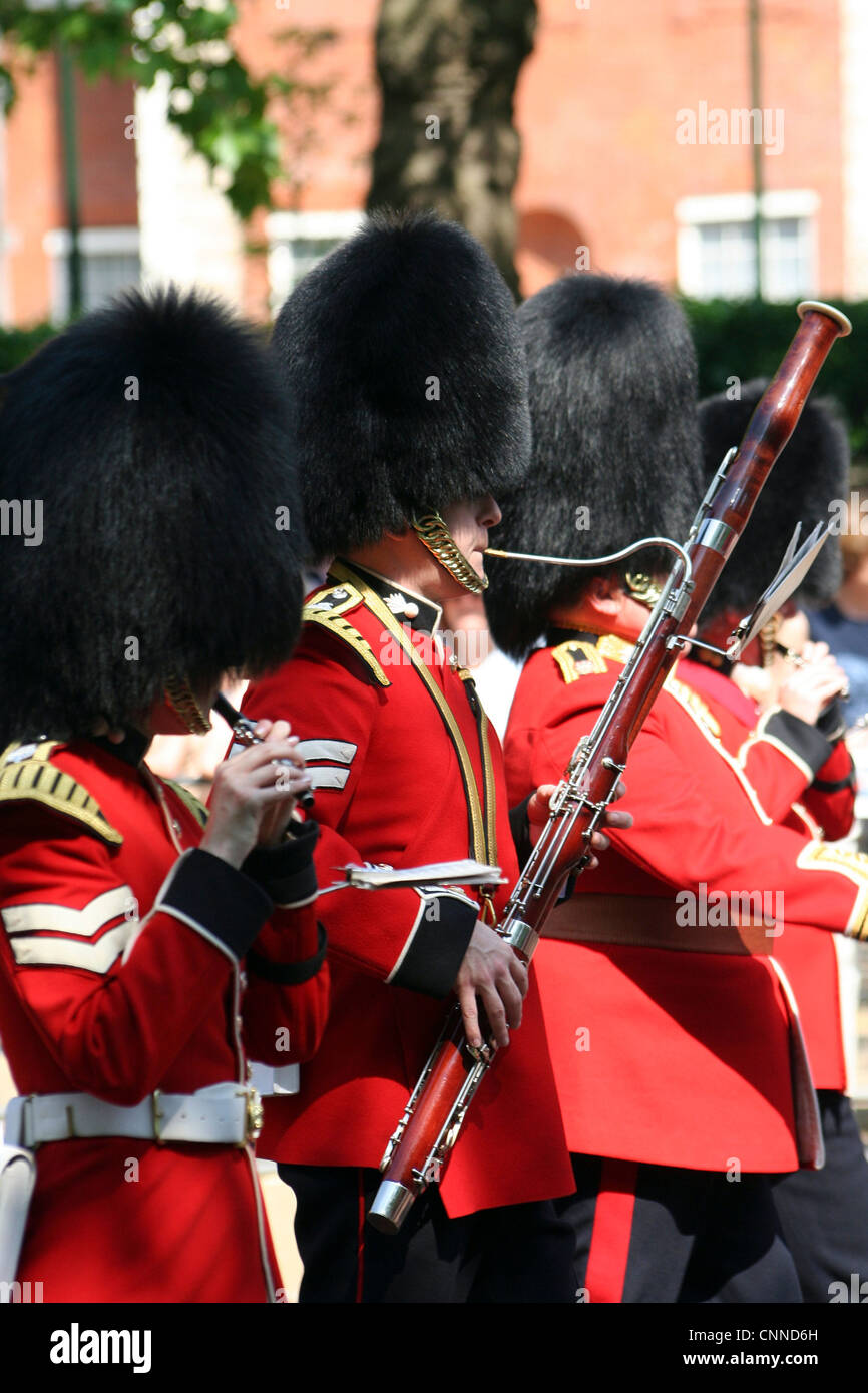 London, Regno Unito - 17 Giugno 2006: Queen's bande a Trooping il colore cerimonia [ solo uso editoriale ] Foto Stock