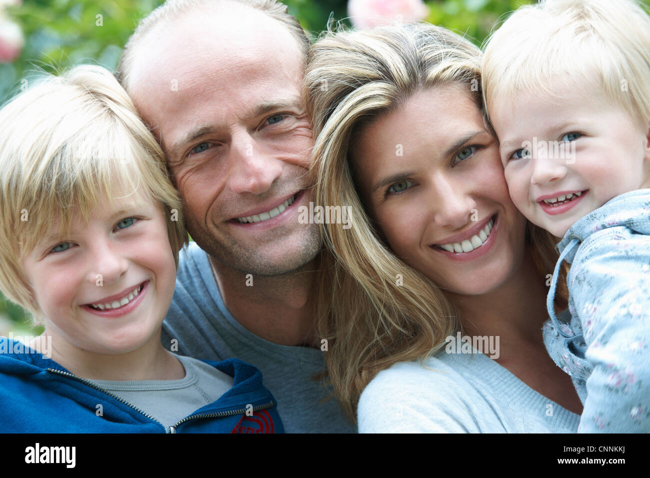 Close up della famiglia sorridente Foto Stock