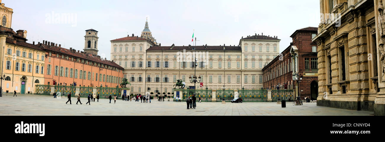 Piazza Castello con il Palazzo Reale Foto Stock