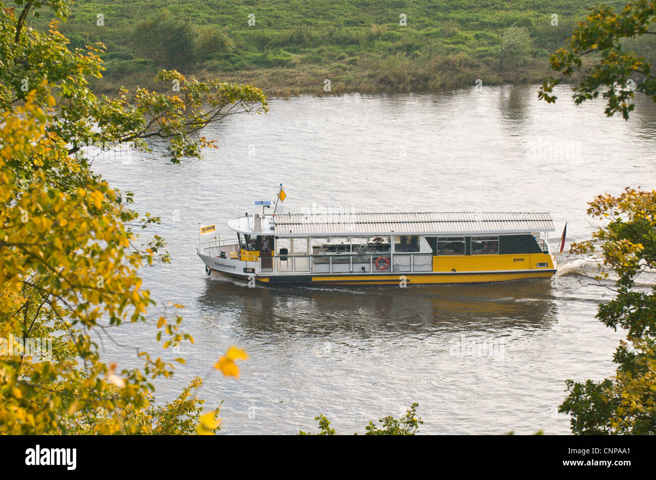 Tour in barca sul fiume Elba, Germania. Foto Stock