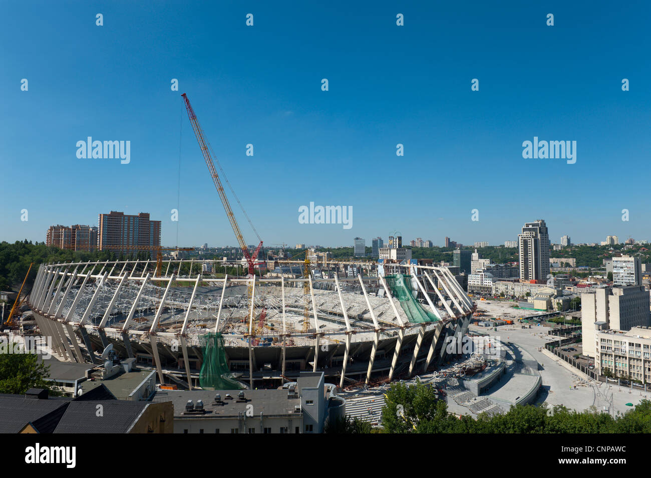 Nuovo stadio in costruzione per il 2012 UEFA campionato europeo di calcio, Kiev, Ucraina, l'Europa. Foto Stock