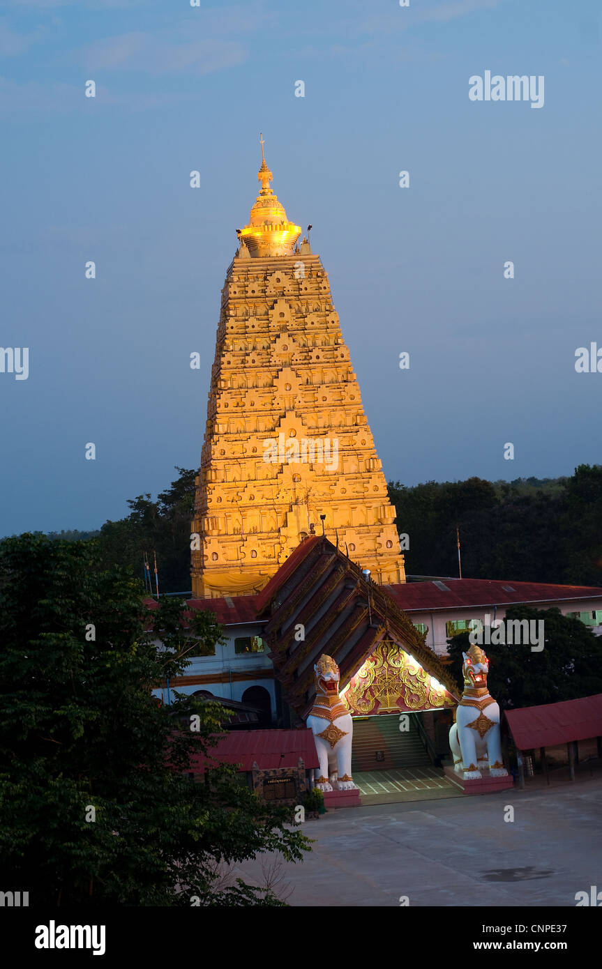Chedi Luang phaw uttama al wat wang wiwekaram mon sangkhlaburi insediamento della Thailandia Foto Stock