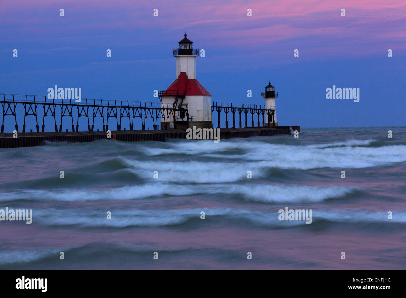Foto di San Giuseppe Pier all'alba, il lago Michigan, Great Lakes, Stati Uniti d'America Foto Stock