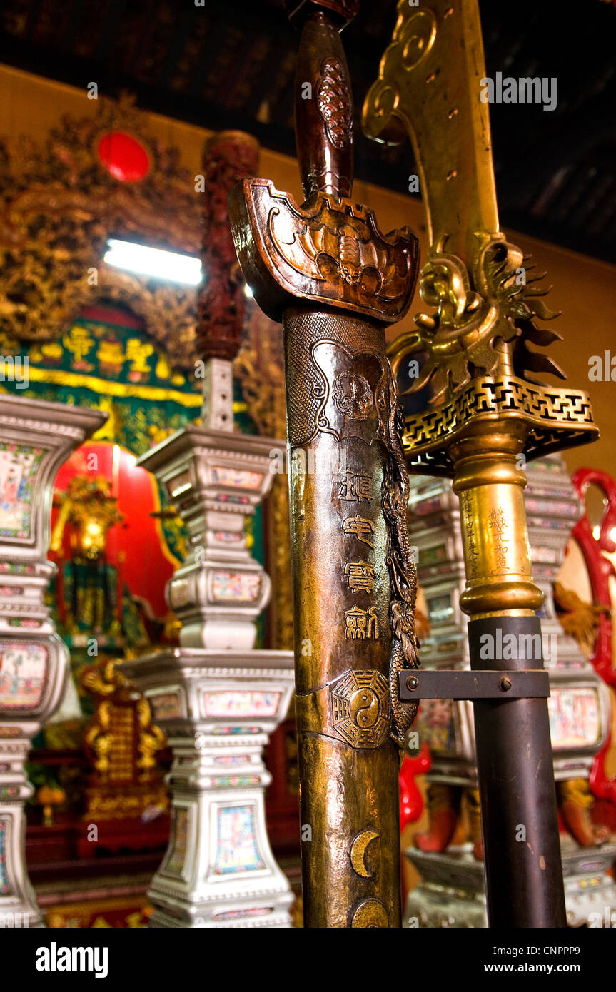 Guandi la spada, Tempio Guandi, Chinatown, Kuala Lumpur, Malesia Foto Stock