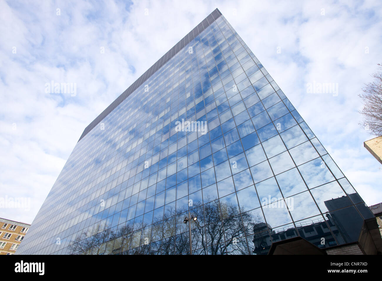 Un vetro e acciaio edificio per uffici, East London, Regno Unito Foto Stock