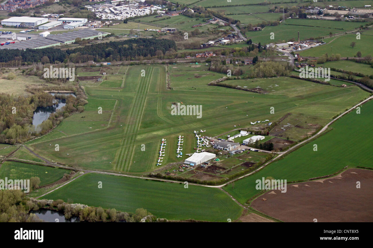 Vista aerea del Derby airfield erba pista di atterraggio per aerei Foto Stock
