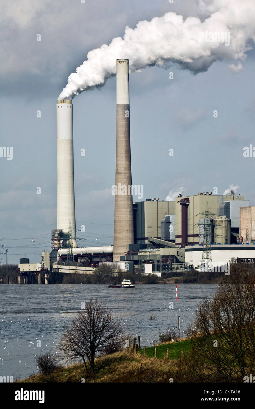Voerde power plant vicino Emscher estuario del fiume Reno con , in Germania, in Renania settentrionale-Vestfalia, la zona della Ruhr, Dinslaken Foto Stock