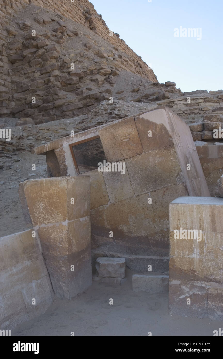 L'Egitto. Saqqara. Djoser complesso. Il serdab, una piccola camera racchiusa. Terzo Millennio. Antico Regno. Foto Stock