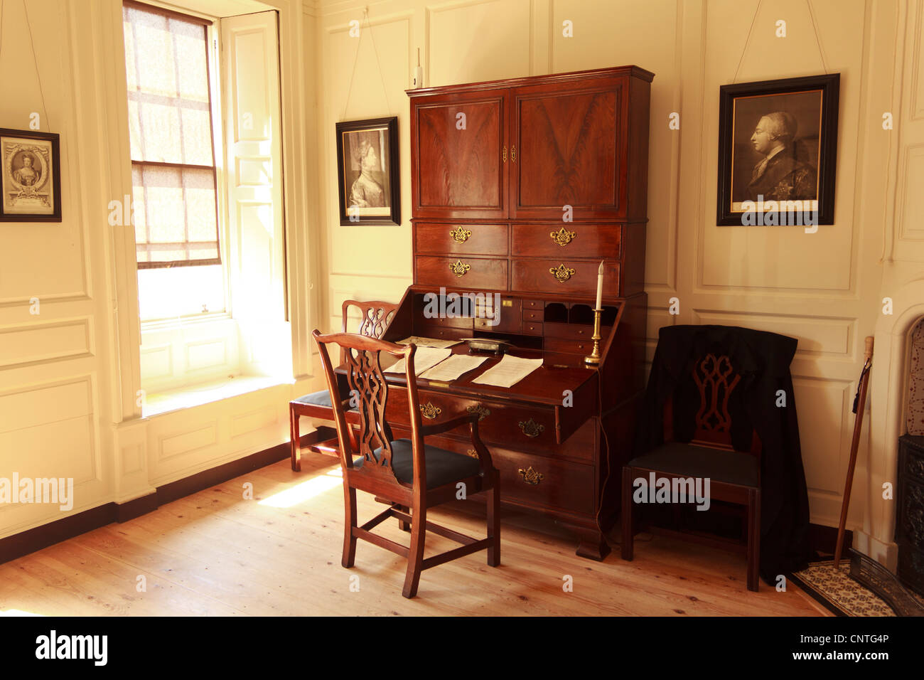 La scrivania del famoso poeta inglese William Wordsworth a Cockermouth, Inghilterra. Foto Stock