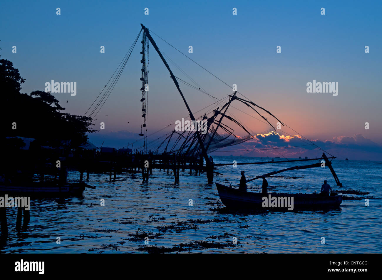 Cinese di reti da pesca a Cochin, India Foto Stock