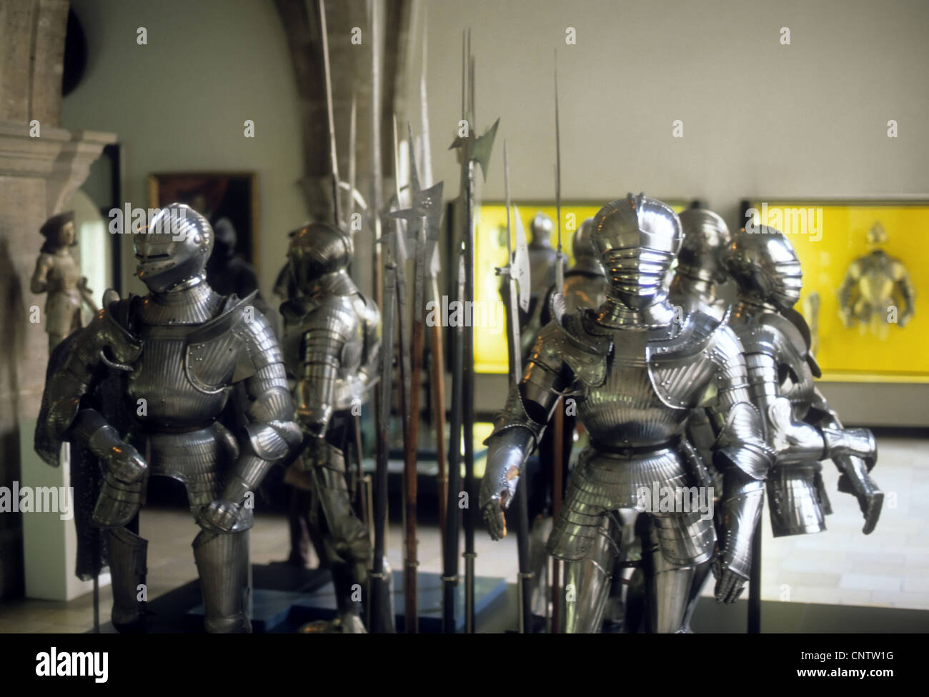 Armor di cavalieri medievali in mostra nel museo, Monaco di Baviera Germania, Europa Foto Stock