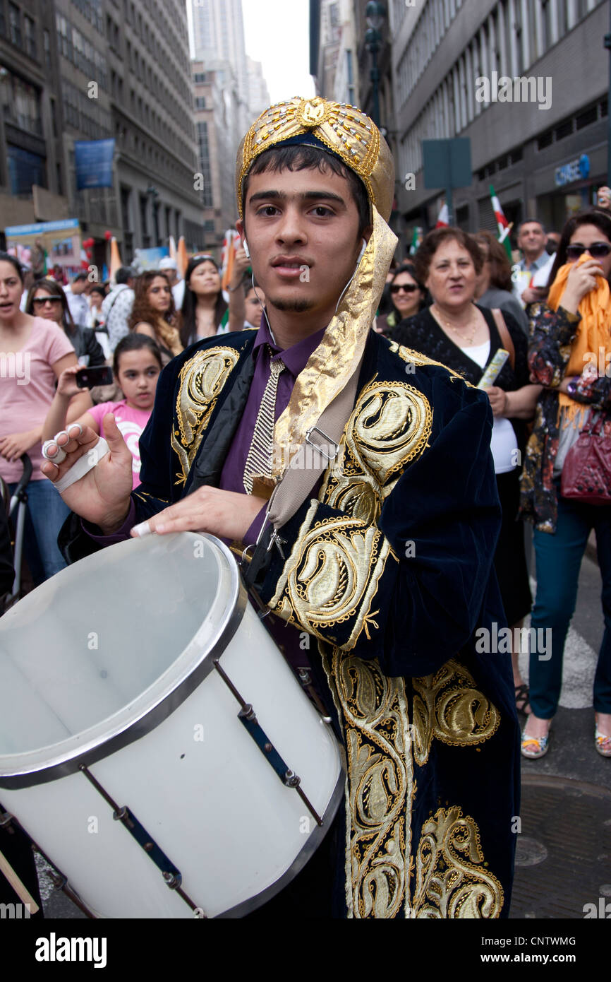 Gli americani iraniano celebrare il Persiano Nuovo Anno Nowruz con il persiano annuale parata in New York City Foto Stock