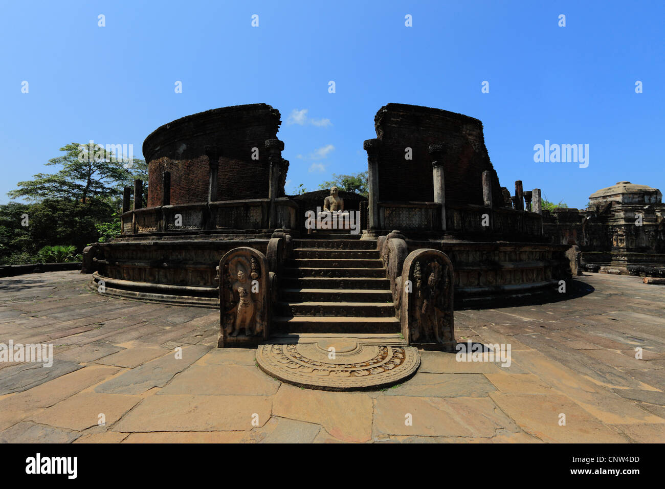 Polonnaruwa watadage. È stato costruito dal re Parakramabahu durante il suo regno nel 12 secolo. Foto Stock