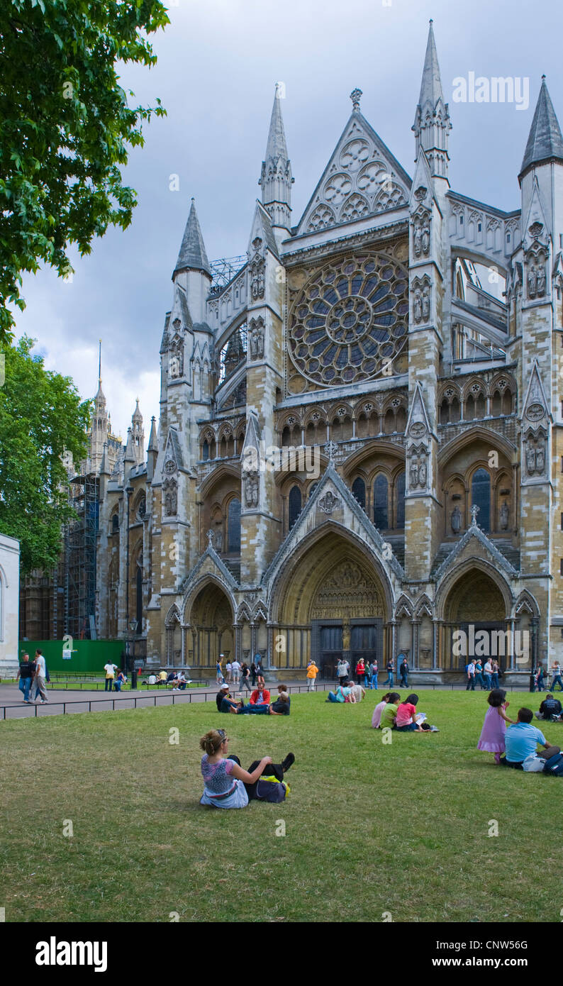 Europa Inghilterra Londra, il lato anteriore della Abbazia di Westminster Foto Stock