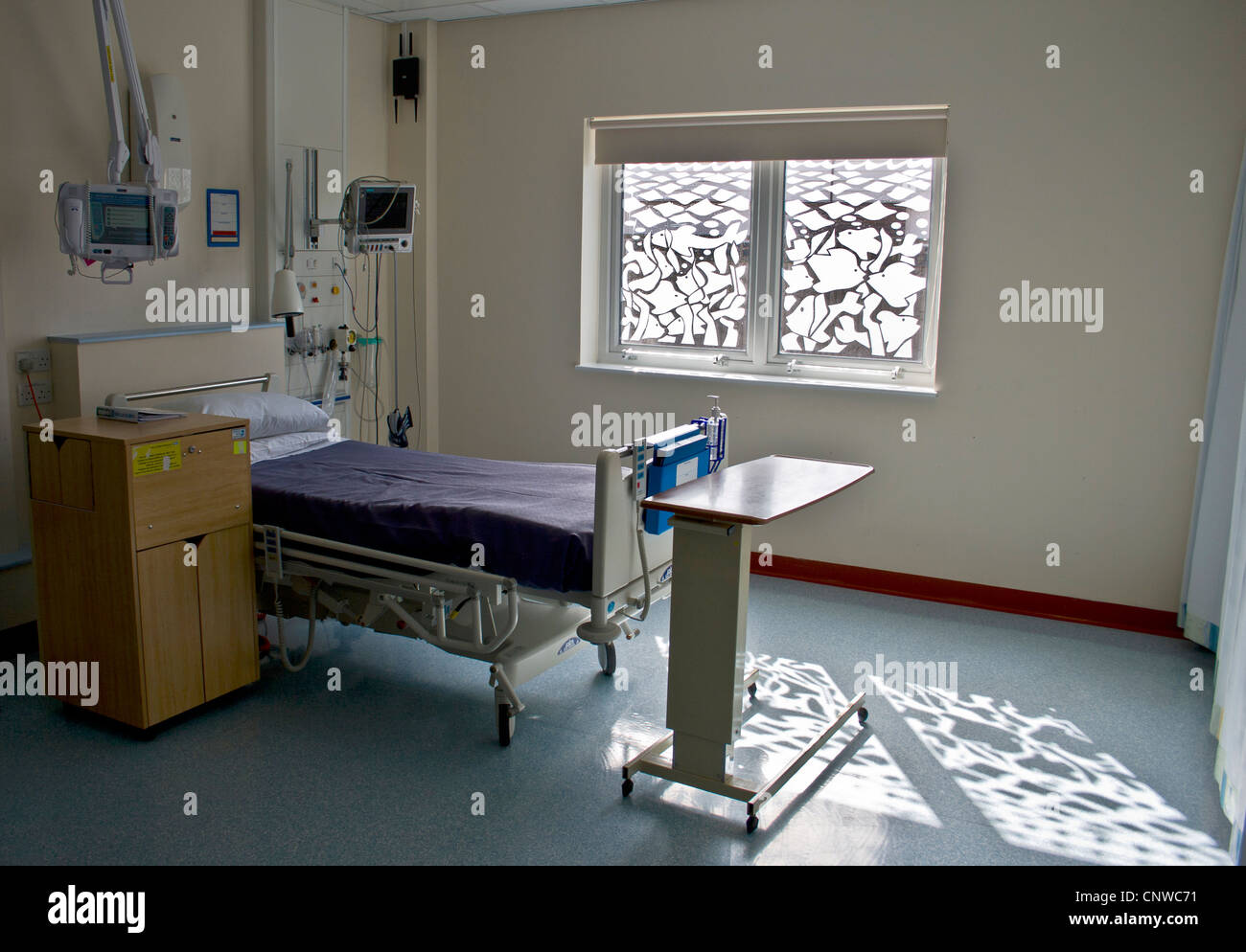 Ospedale moderno cura unità coronarica bed spazio. CCU Foto Stock