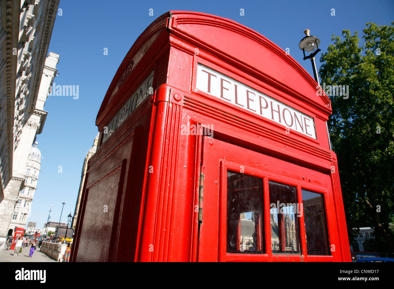 Red Phone Booth è uno dei più famosi di Londra icone Foto Stock