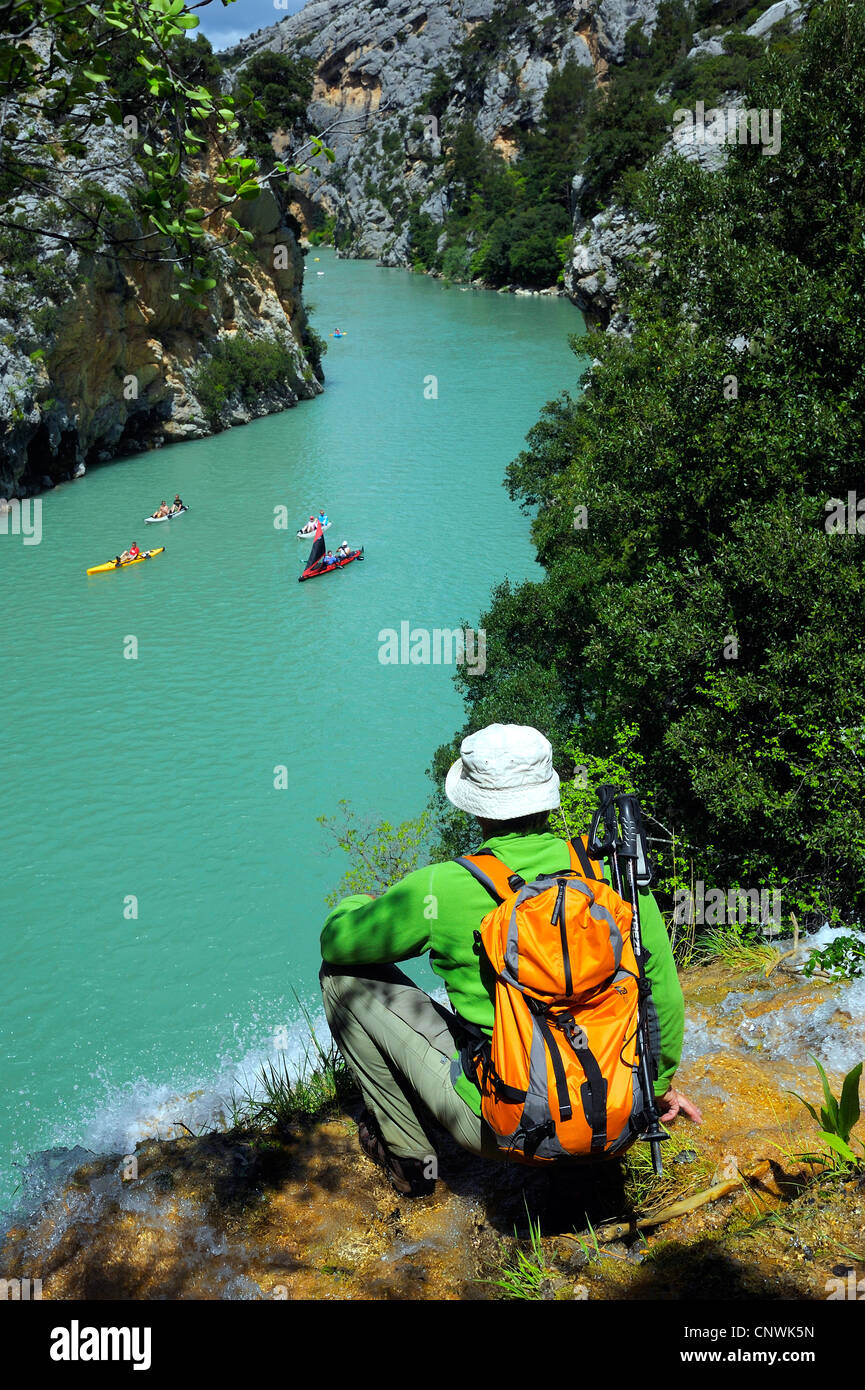 Wanderer presso il canyon del Verdon, a sud est della Francia, Francia Provenza Foto Stock