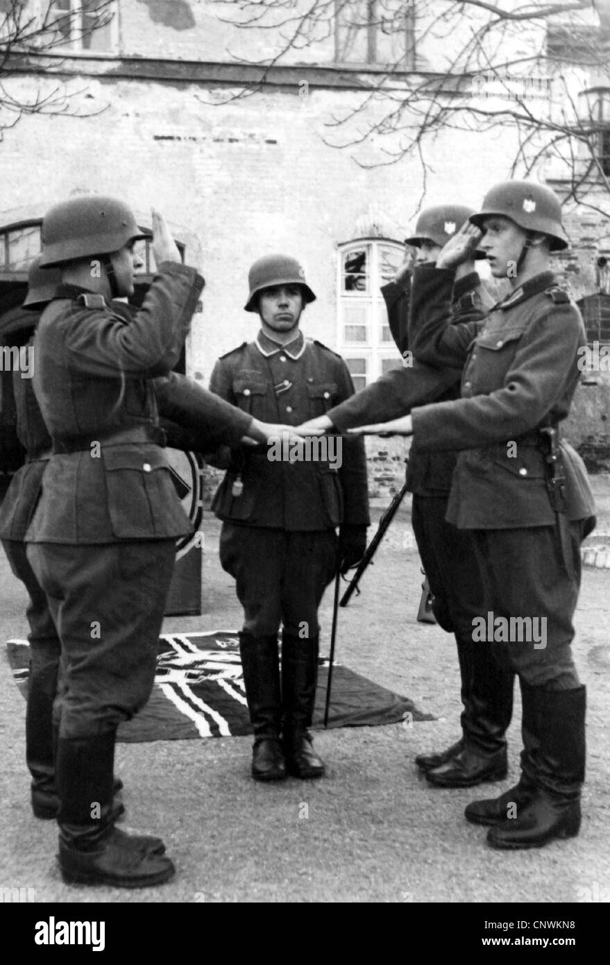 Nazismo / nazionalsocialismo, militare, Wehrmacht, esercito, giuramento di fedeltà sulla sciabola, circa 1940/1941, diritti aggiuntivi-clearences-non disponibile Foto Stock