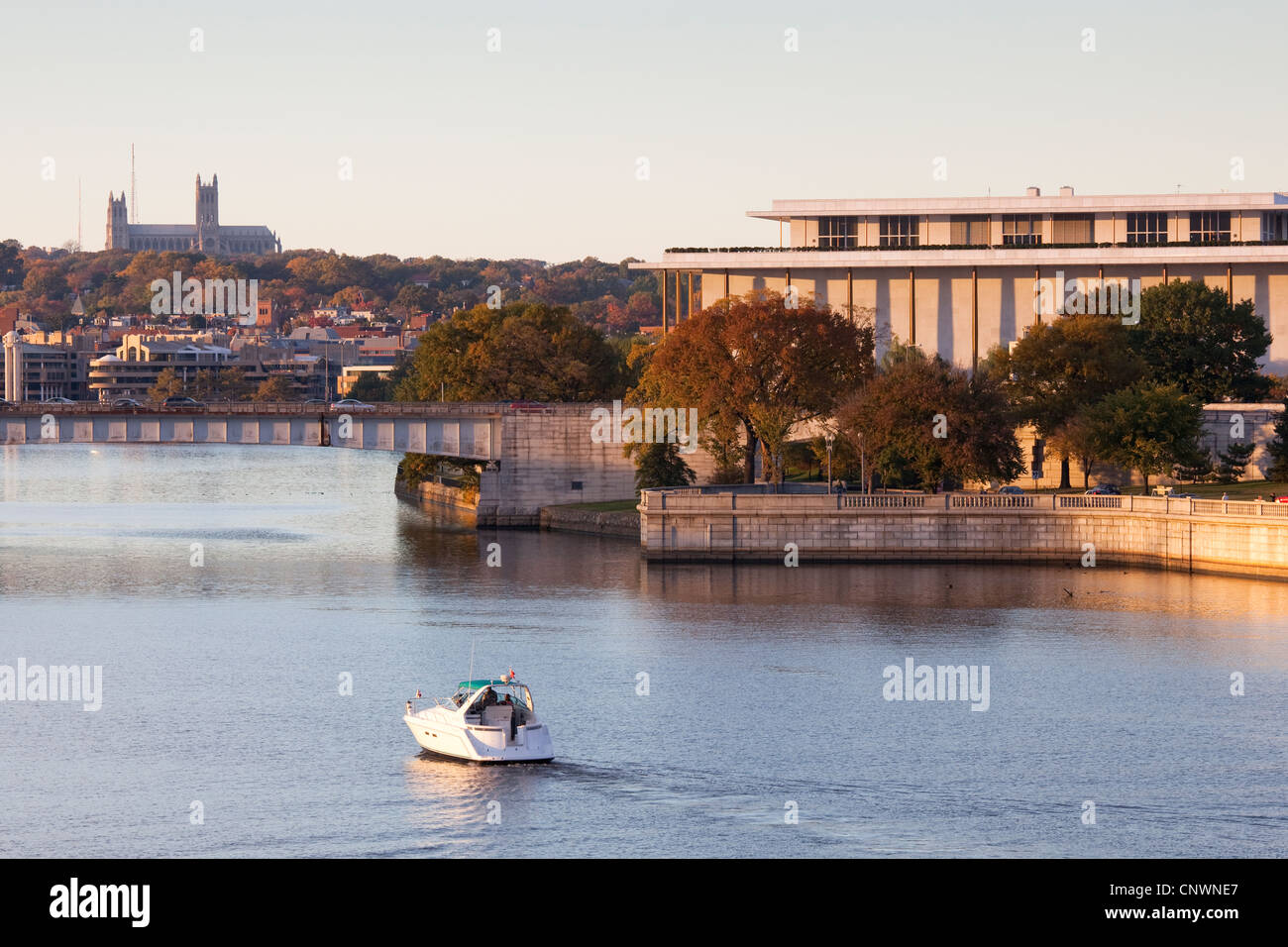 Visualizzare fino al Potomac da Georgetown da Arlington Bridge Foto Stock