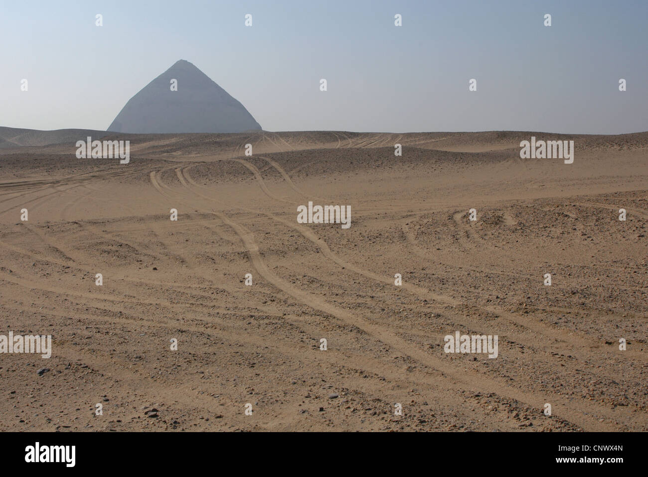 Piegate la piramide del faraone Snofru a Dahshur, Egitto. Foto Stock