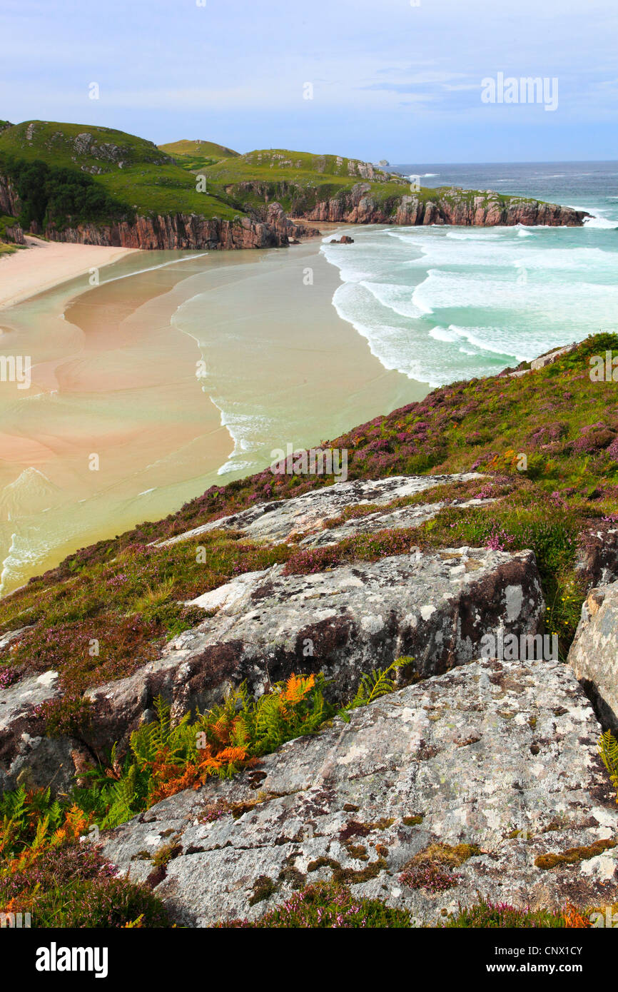 Spiaggia di sabbia in una baia vicino a Durness, Regno Unito, Scozia, Sutherland Foto Stock