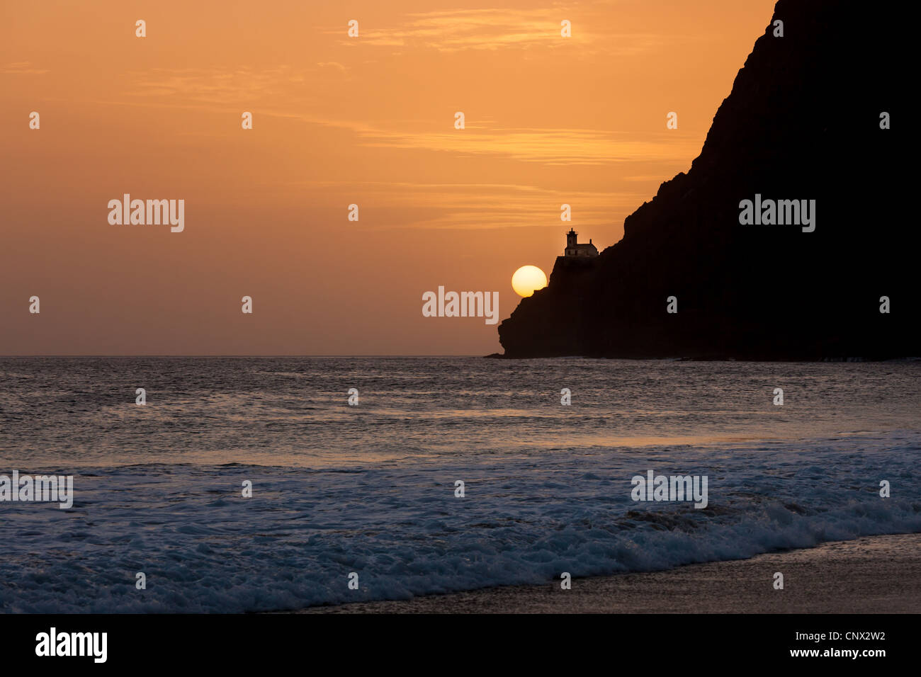 Tramonto da una spiaggia a São Vicente - Capo Verde Foto Stock