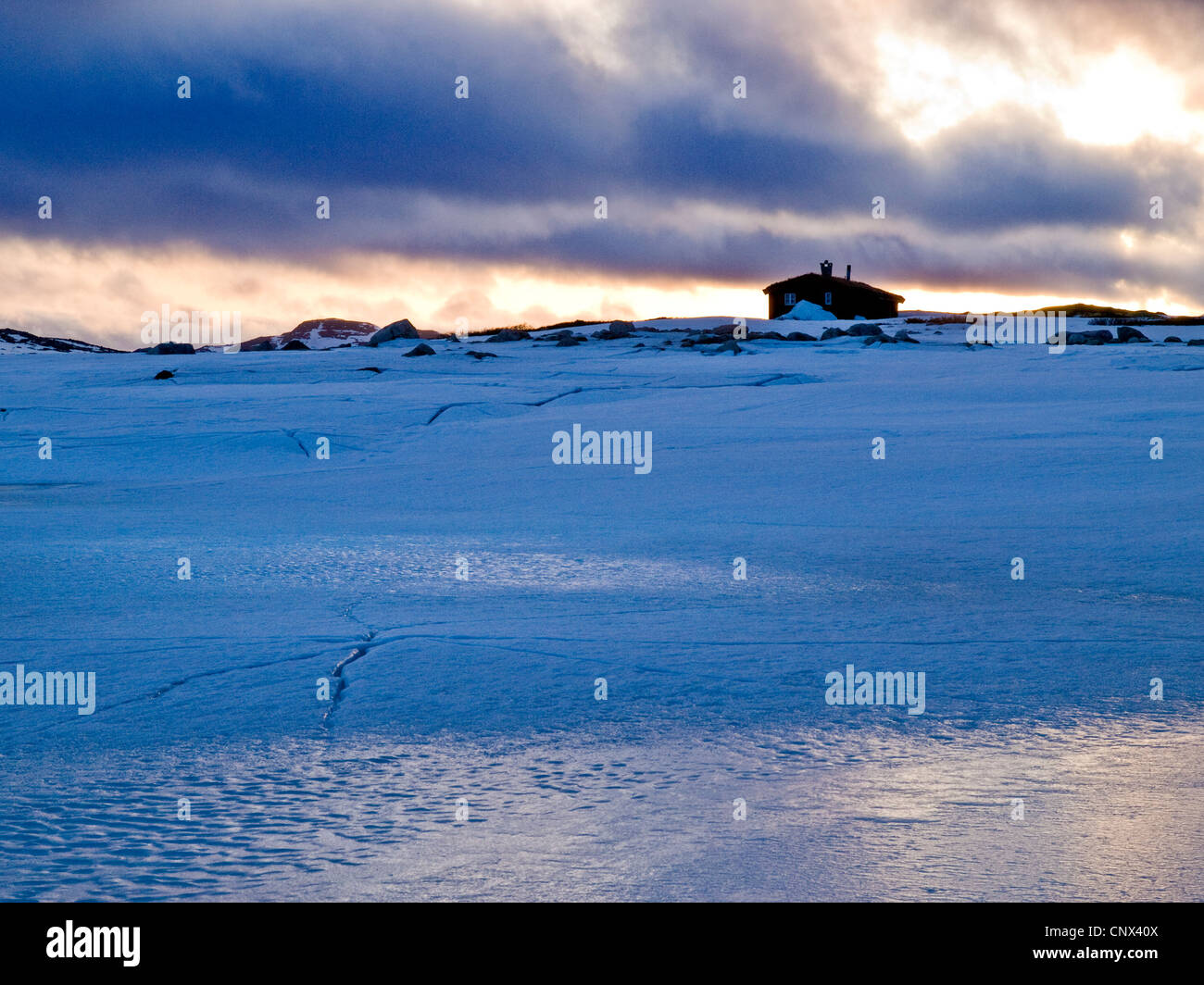 Rifugio di montagna in Norvegia, inverno, sull'altopiano di Hardanger Foto Stock