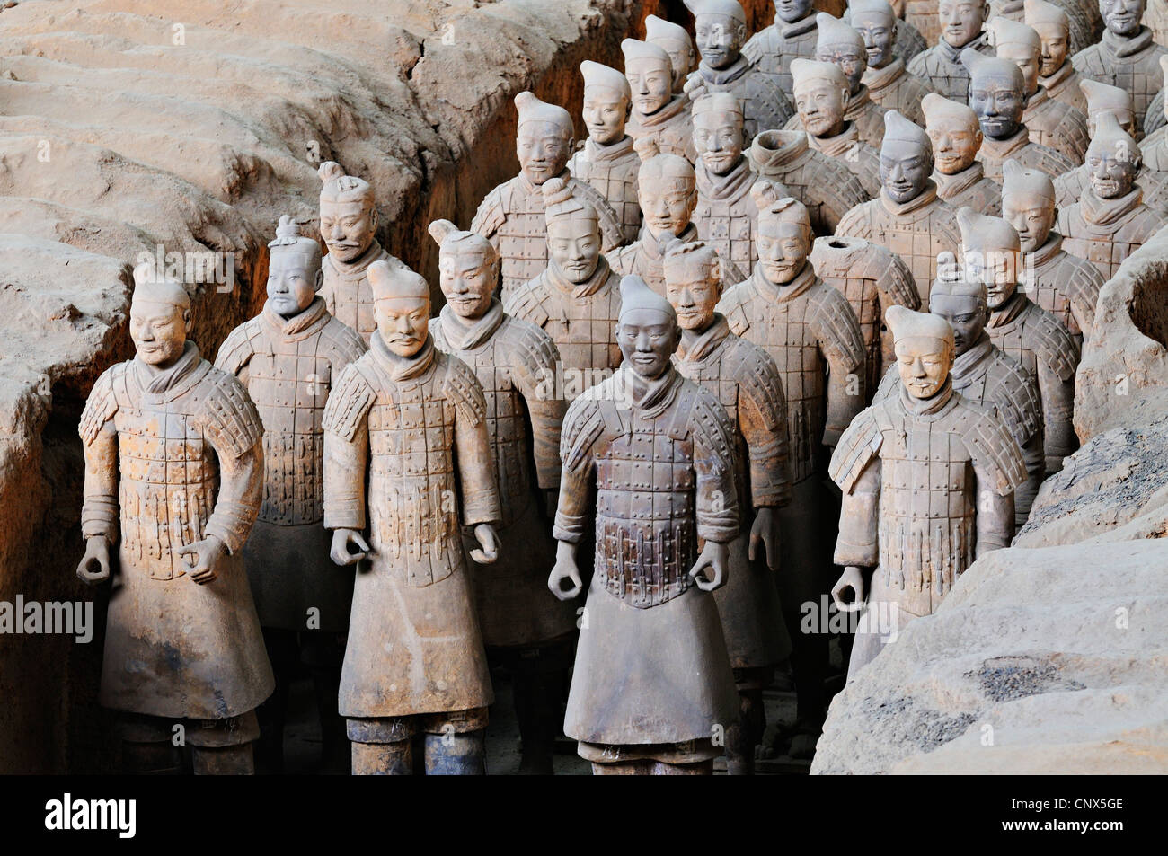 I Guerrieri di Terracotta. La fanteria dalla regione sepolta di esercito funerario a Xian, provincia di Shaanxi, Cina. Foto Stock
