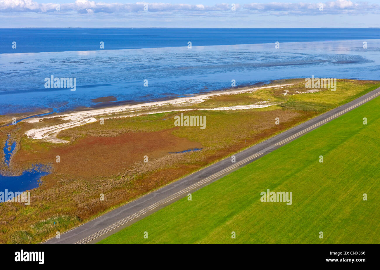 La vista sul mare dal più alto faro tedesco (65,3 m) a Campen, Germania, Bassa Sassonia, Frisia orientale Foto Stock