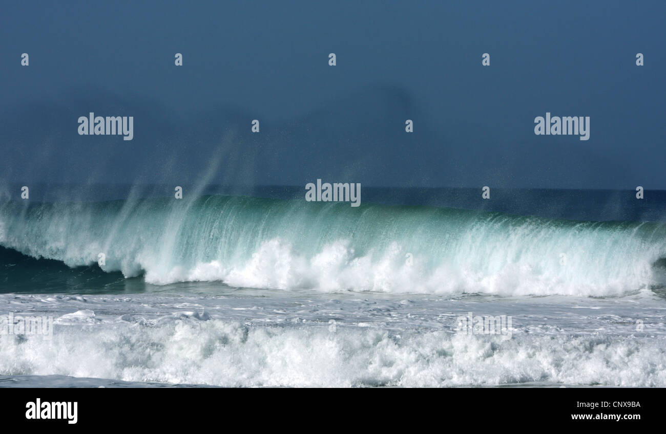La rottura delle onde a Los Molinos, Isole Canarie Fuerteventura Foto Stock
